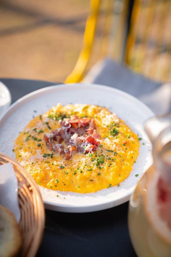 Street Food Possonium Apartments Bratislava Exterior foto