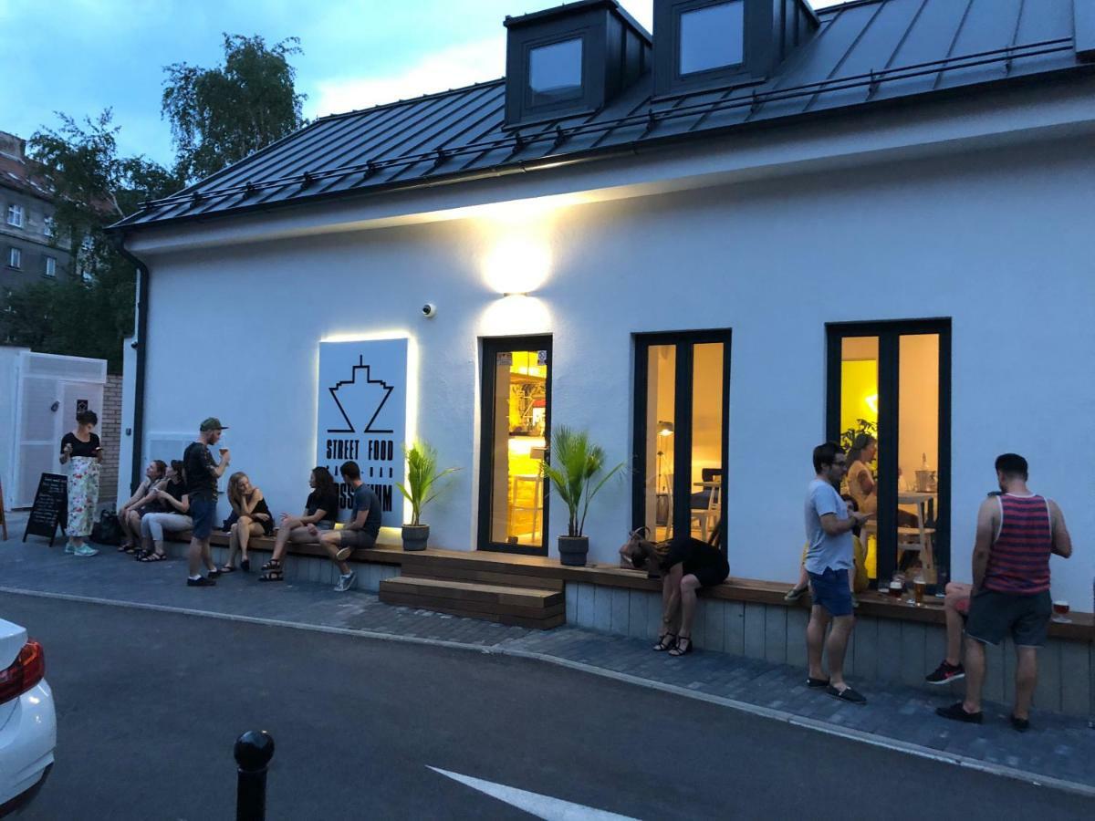 Street Food Possonium Apartments Bratislava Exterior foto