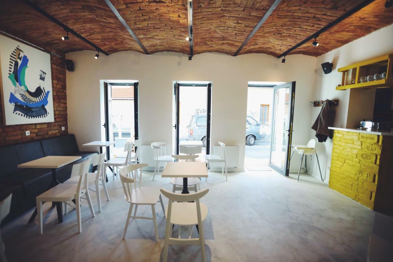 Street Food Possonium Apartments Bratislava Exterior foto